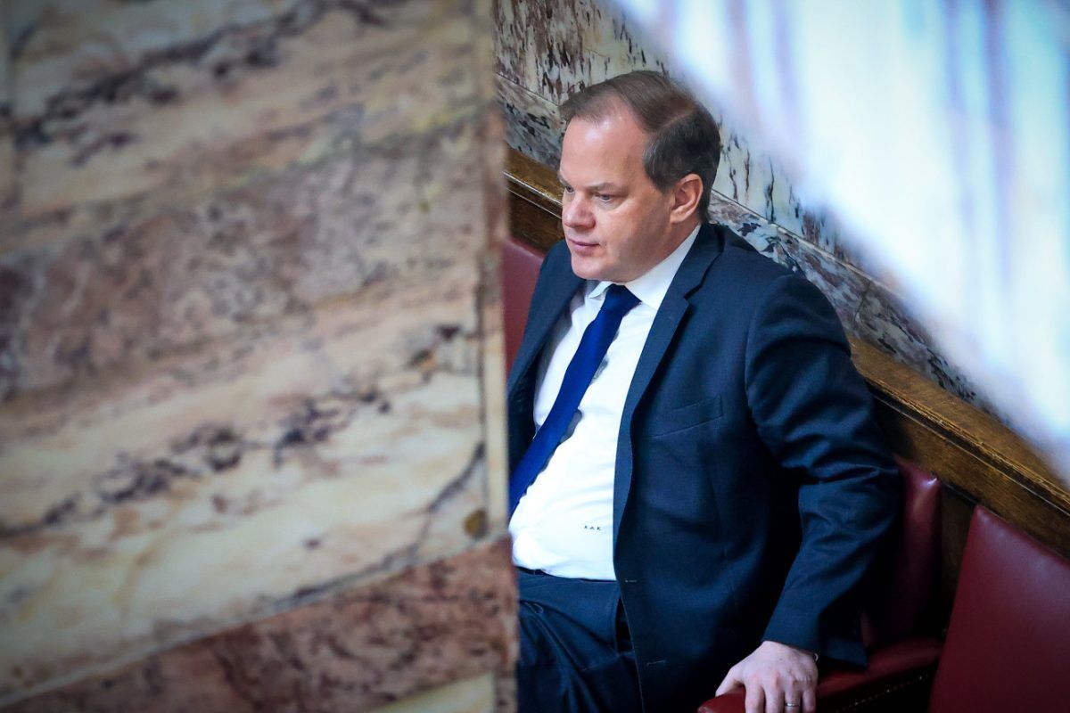 Προανακριτική για… τα μάτια του κόσμου – Με «συνταγή» Τριαντόπουλου και η περίπτωση Καραμανλή