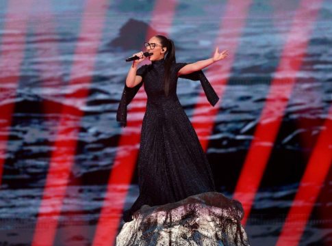Eurovision 2025: Αστέρι μας, τζιβαέρι μας κάνε μας ξανά υπερήφανους! Η «τυχερή» 17η θέση της Klavdia και οι τελευταίες εκτιμήσεις