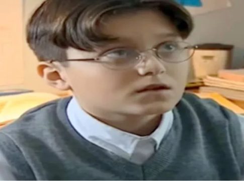 Θυμάστε τον μικρό Μιλτιάδη από το «Είσαι το ταίρι μου»; Μεγάλωσε, έβγαλε τα γυαλιά και έγινε άλλος άνθρωπος