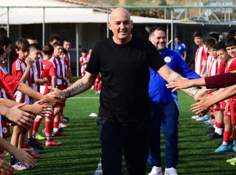 Ολυμπιακός: Ο Κοβάσεβιτς και η απονομή του πρωταθλήματος στην Κ9 και Κ11 της Σχολής Ρέντη (pics)