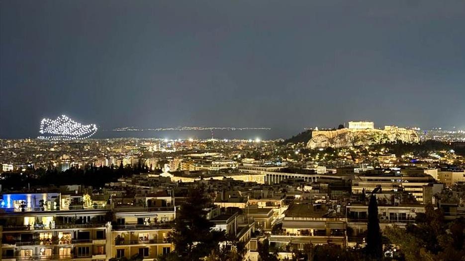 Αλαλούμ… πάνω από την Ακρόπολη – Το drone show που πρόβαλε πανικό και ασυνεννοησία των υπευθύνων