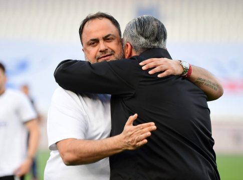 Το ποδόσφαιρο που θέλουμε: Η αγκαλιά του Βαγγέλη Μαρινάκη με τον Μιχάλη Μπούση στον τελικό (pics)