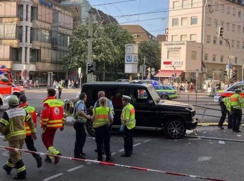 Στουτγκάρδη: Αυτοκίνητο έπεσε σε πλήθος – Πολλοί τραυματίες