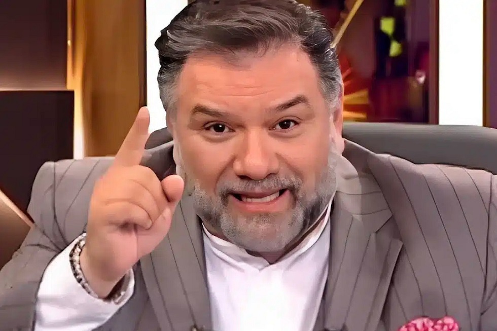 Ξέσπασε ο Γρηγόρης Αρναούτογλου μέσα από το «The 2Night Show»: «Ούτε το όνομα του δεν θέλω να πω, με πρόσβαλε»