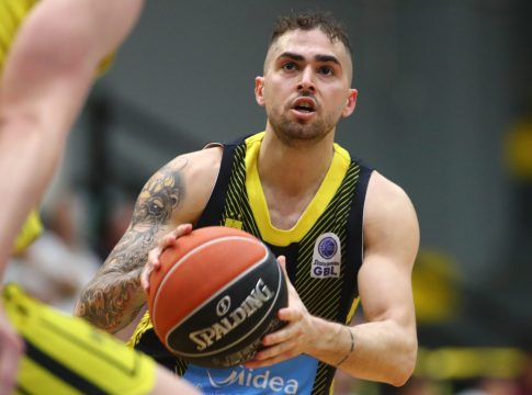 Τολιόπουλος για το μέλλον του: «Θα δούμε τι θα γίνει το καλοκαίρι»