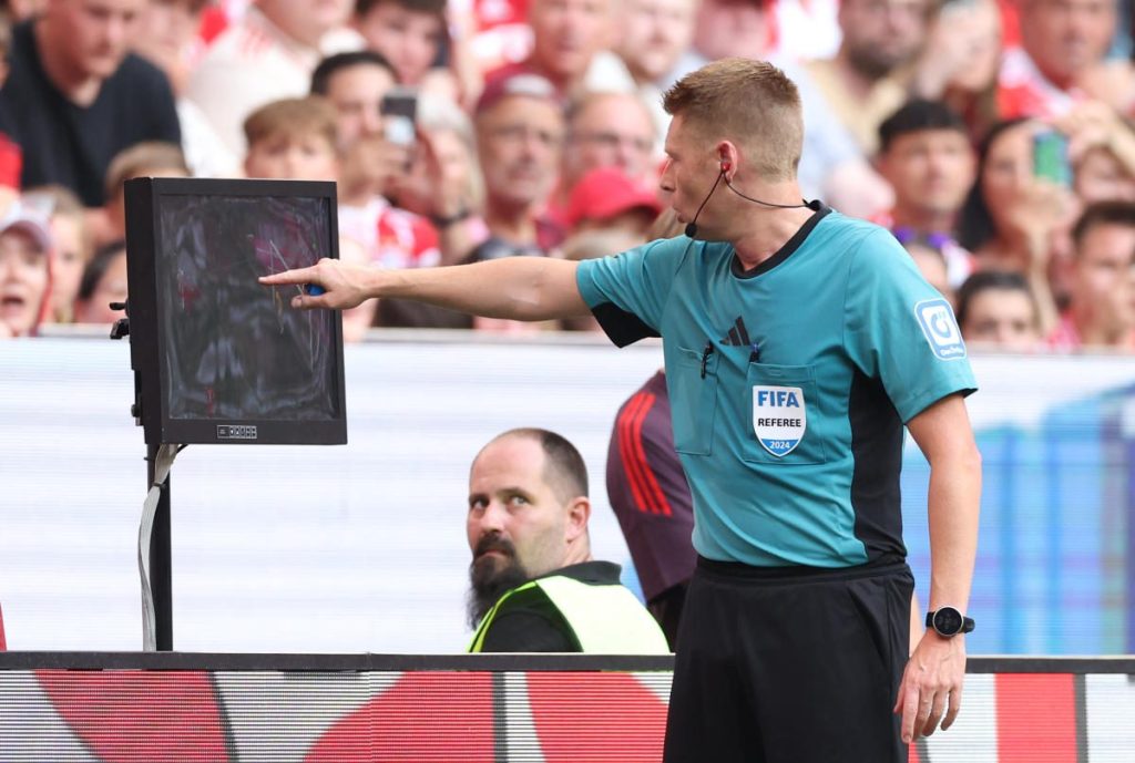 VAR: Πώς η τεχνολογία άλλαξε το παιχνίδι σε όλα τα σπορ
