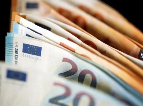 «Προσωπικό» επίδομα: Ποιοι δικαιούχοι λαμβάνουν μέχρι 900 ευρώ