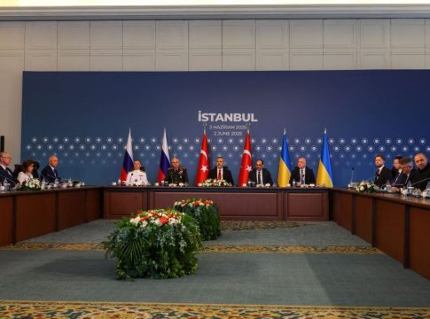 Ρωσία – Ουκρανία: Τι περιλαμβάνουν τα μνημόνιά τους – Πού διαφωνούν απόλυτα, τα «αγκάθια», τα σημεία σύγκλισης