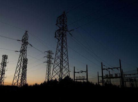 Black-out στην Ιβηρική: Προκλήθηκε από αποτυχία ρύθμισης της τάσης – Τι λέει η έκθεση των αρχών