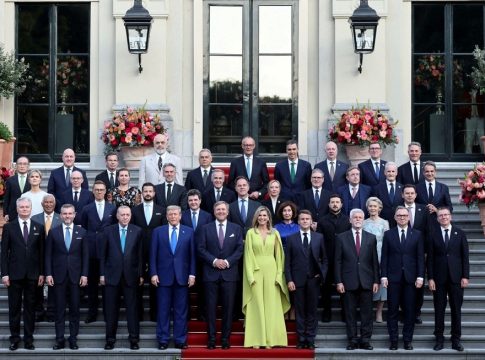 Σύνοδος Κορυφής του ΝΑΤΟ με τον Τραμπ στο επίκεντρο – Βασικό θέμα ο υπερδιπλασιασμός των στρατιωτικών δαπανών