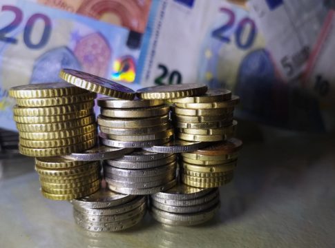 Στο 1,75% το επιτόκιο για τα εξάμηνα έντοκα – Αντλήθηκαν 600 εκατομμύρια ευρώ