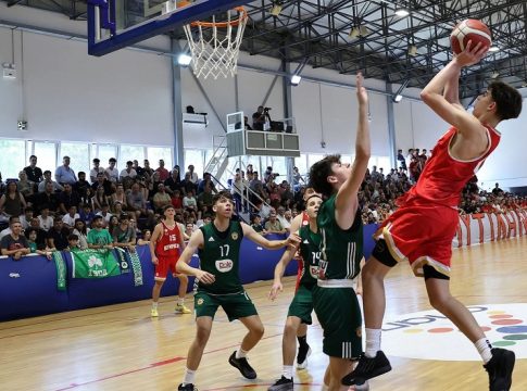 Πήρε των ντέρμπι «αιωνίων» στους Παίδες και συνεχίζει αήττητος ο Ολυμπιακός (63-70)