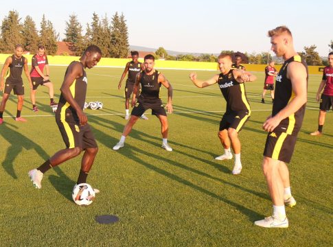 Ρέγες σε παίκτες: «Έρχομαι για να πετύχω» (pics & vid)