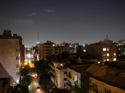 Χώροι πολιτισμού στην Τεχεράνη κλείνουν τις πόρτες τους μετά την επίθεση του Ισράηλ – Τι επικρατεί στην πρωτεύουσα