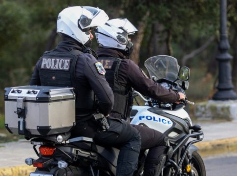 Άγριος ξυλοδαρμός 39χρονου από 2 άτομα στη μέση του δρόμου – Τον δάγκωσε και ο σκύλος του ενός δράστη