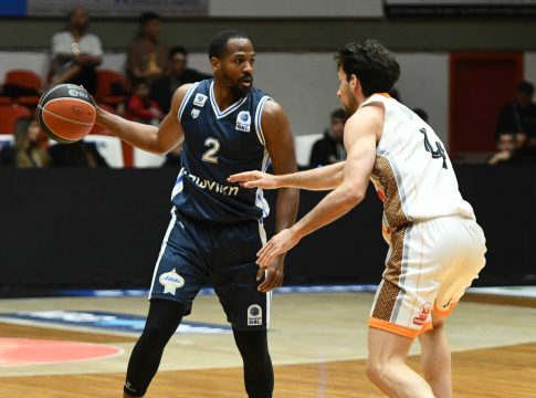 Σταμάτησε το μπάσκετ ο Λάνγκστον Χολ