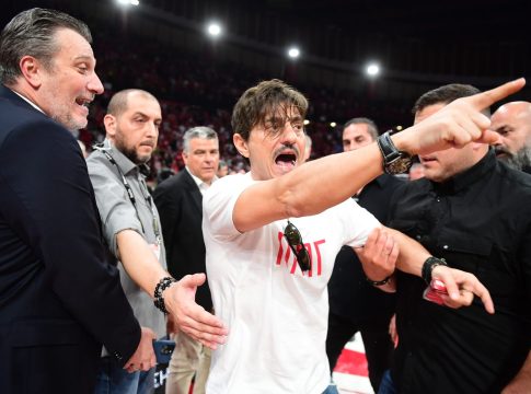 Γιαννακόπουλος: «Ή συλλάβετέ με ή αφήστε με να μπω στο γήπεδο» (vids)
