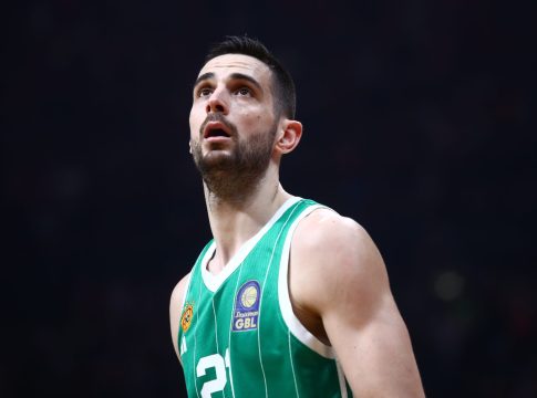 Παπαπέτρου: Πήγε να «γυρίσει» μόνος του το game 2 – Έβαλε 16 πόντους σε 20΄ συμμετοχής