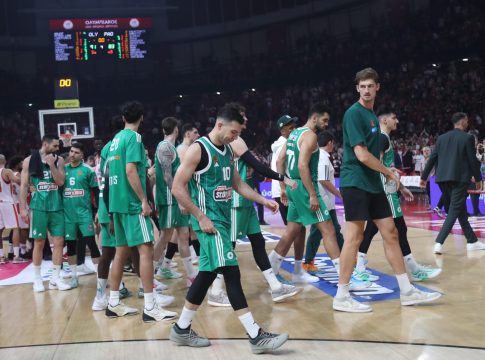 Υποδοχή στο ΟΑΚΑ για την ομάδα του Παναθηναϊκού (vids)