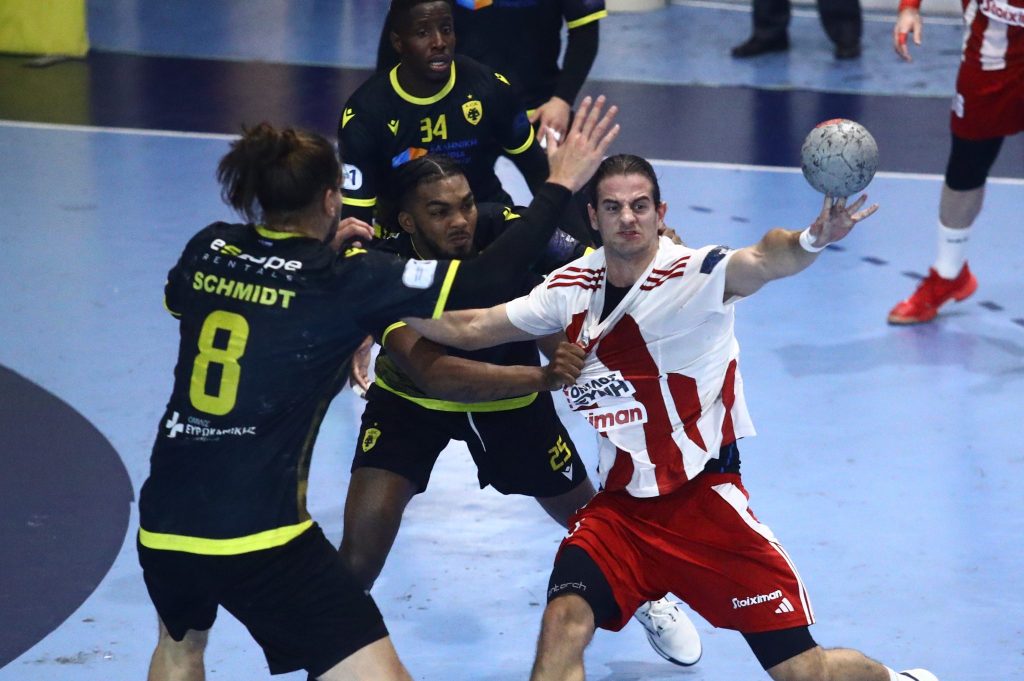 Για το 2-0 ο Ολυμπιακός, να ισοφαρίσει στη σειρά θέλει η ΑΕΚ