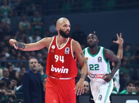 Τρέλα για Φουρνιέ στο ΣΕΦ (vid, pics)
