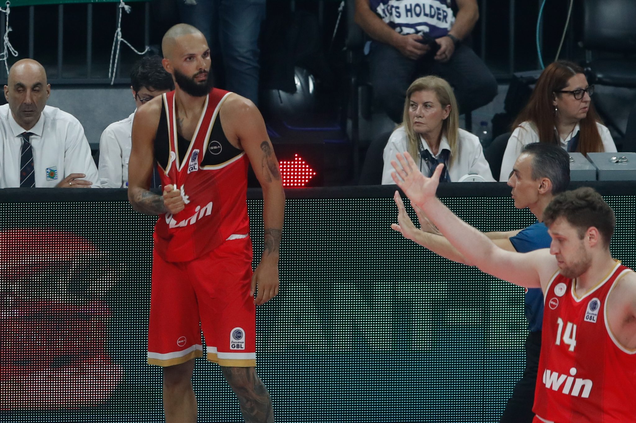 Με ποια ποινή κινδυνεύει ο Φουρνιέ ενόψει Game 4