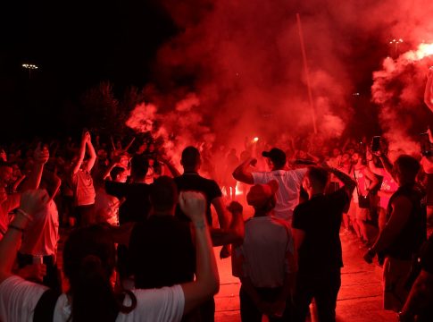 Χαμός στο ΣΕΦ για Μπαρτζώκα και παίκτες (pics & vid)