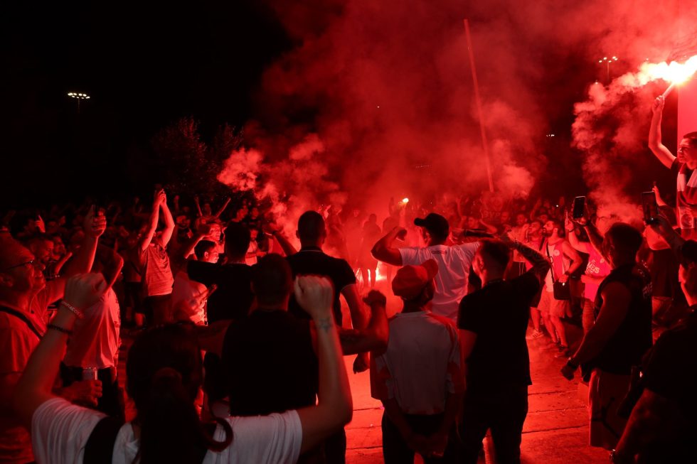 Χαμός στο ΣΕΦ για Μπαρτζώκα και παίκτες (pics & vid)