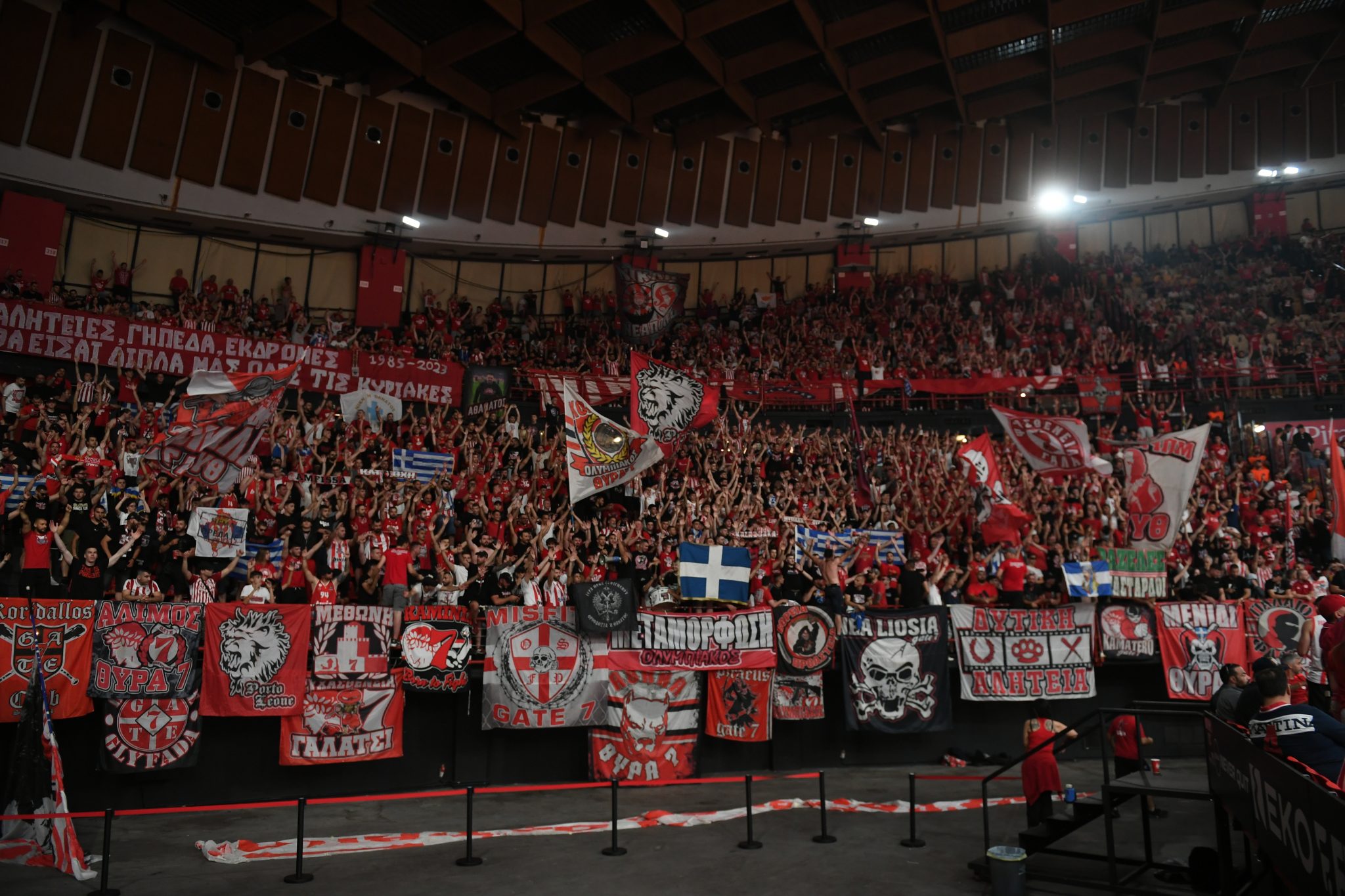 «Ζεσταίνεται» το ΣΕΦ για το Game 4 (vid)