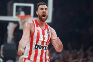 Το χρονικό της παραμονής του Μιλουτίνοφ: Η Αρμάνι, ο Παναθηναϊκός και η ρελάνς του Ολυμπιακού που άλλαξε τα πάντα