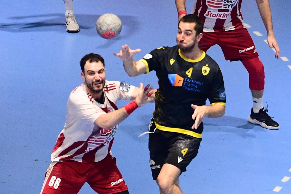 Ολυμπιακός – ΑΕΚ 27-30: Πήρε το ντέρμπι και ισοφάρισε σε 2-2