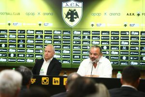 Για γέλια και για κλάματα το live streaming της ΑΕΚ