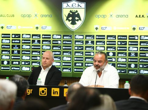 Για γέλια και για κλάματα το live streaming της ΑΕΚ