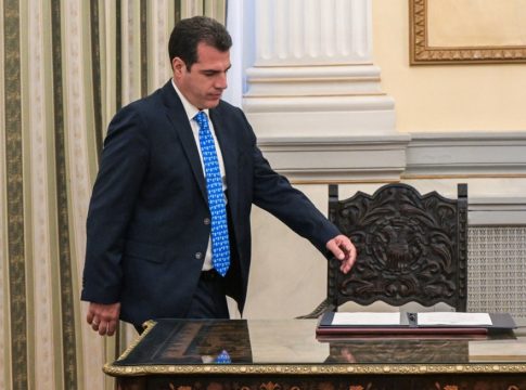 Νέα Αριστερά: Στη Βουλή οι δηλώσεις Πλεύρη περί «νεκρών μεταναστών» στα σύνορα – «Ζήτημα νομιμοποίησης του υπουργού»