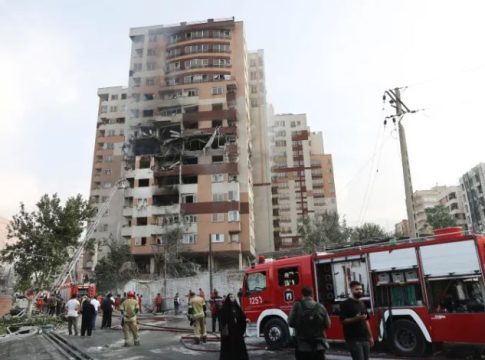 Το Ισραήλ βομβάρδισε το Ιράν – Έπληξε και πυρηνικές εγκαταστάσεις – Νεκρός ο επικεφαλής των Φρουρών της Επανάστασης