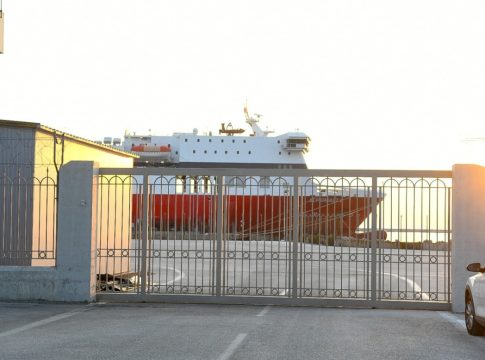 Ισχυροί άνεμοι: Τροποποιήσεις στα ακτοπλοϊκά δρομολόγια από τα λιμάνια της Αττικής