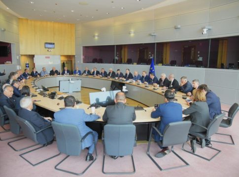 ΚΕΔΕ: Εμείς οι εκλεγμένοι δήμαρχοι δεν φοβόμαστε ούτε την αξιολόγηση, ούτε την ευθύνη