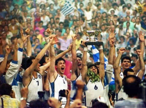 Eurobasket: Η μέρα που δύο βολές έφεραν την Ελλάδα στην κορυφή του ευρωπαϊκού μπάσκετ (vids)