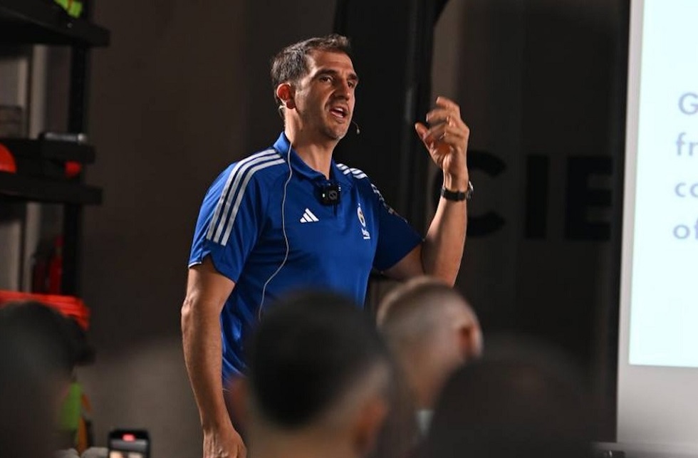 «Ο Έλληνας γυμναστής της Φενέρμπαχτσε οδεύει προς την Αρμάνι Μιλάνο» (pic)