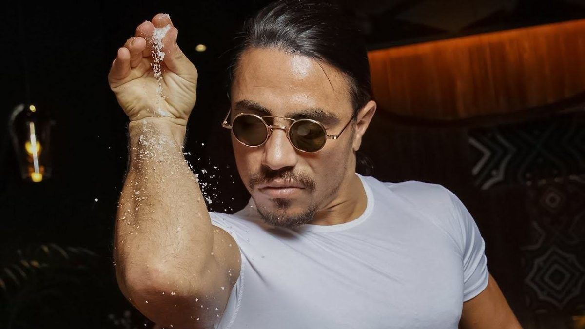 Τον έβγαλαν με σπρωξιές: Ο Salt Bae «έφαγε» επική πόρτα στον τελικό του Τσάμπιονς Λιγκ