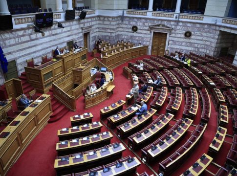 Οι «φουρτούνες» της προανακριτικής, ο ΣΥΡΙΖΑ, η Νέα Αριστερά και η πρόταση Καρυστιανού