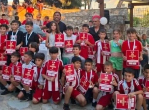 Αμανατίδης και Λεονάρντο στη γιορτή της Σχολής Ολυμπιακού στον Αγιο Δημήτριο