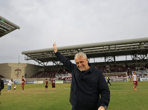 Επίσημο: Στην Καλάματα ο Βοσνιάδης (pic)