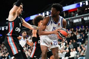 Free agent ο Οτούρου: Δεν πάει στη Χάποελ και βάζει «φωτιά» στη Euroleague