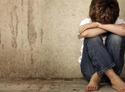 Θεσσαλονίκη: Βίαιη επίθεση ανηλίκου σε 15χρονο για να του πάρει το παντελόνι
