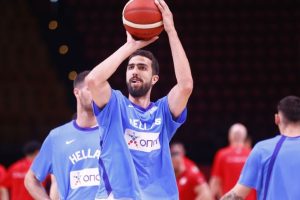 Πάει και για άλλον Έλληνα ο Ολυμπιακός – Ο 24χρονος φόργουορντ που έχει στη λίστα του… (vids)