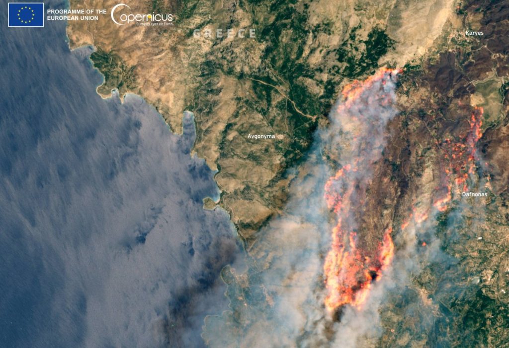 «Αυτή τη στιγμή η Χίος είναι κατάμαυρη» – Πύρινες γλώσσες κατακαίνε το νησί