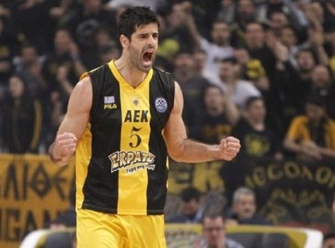 Σάκοτα: «Έβλεπα τον πατέρα μου στον πάγκο και σκεφτόμουν ότι αν χάσει, μπορεί να μετακομίσω»