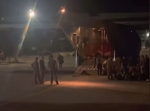 Ισραήλ: Επαναπατρίστηκαν 105 Έλληνες με ειδικές πτήσεις της Πολεμικής Αεροπορίας – «Ζήσαμε πρωτόγνωρες καταστάσεις»