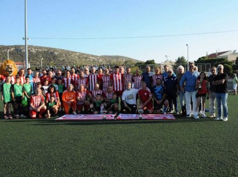 Ολυμπιακός: Λάμψη αστέρων στον 700ό αγώνα των Βετεράνων στην μνήμη του Σάββα Θεοδωρίδη